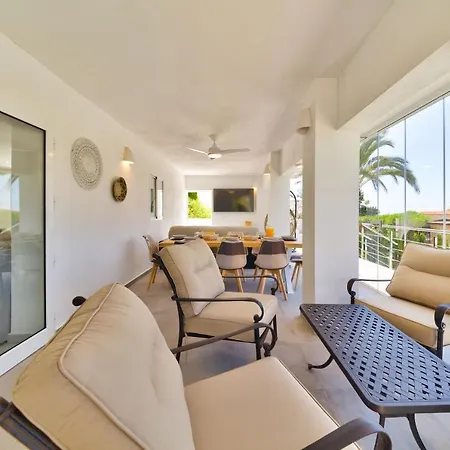 Casablanca - Miami Style For 8 Guests